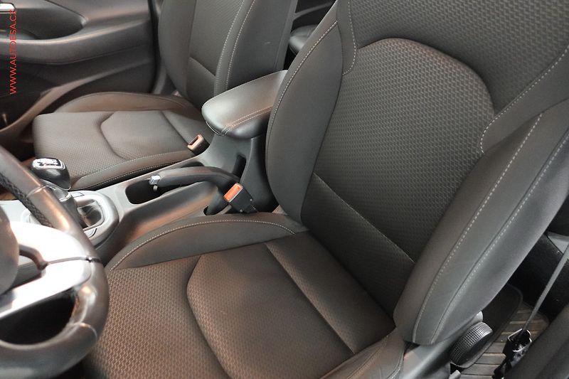 Hyundai i30 (2019) 1.6CRDi Fastback, ČR - fotka 11 z 22