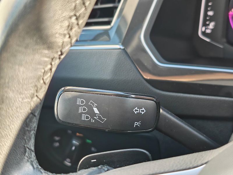 Volkswagen Tiguan Elegance 7DSG 1,5TSI - fotka 13 z 23