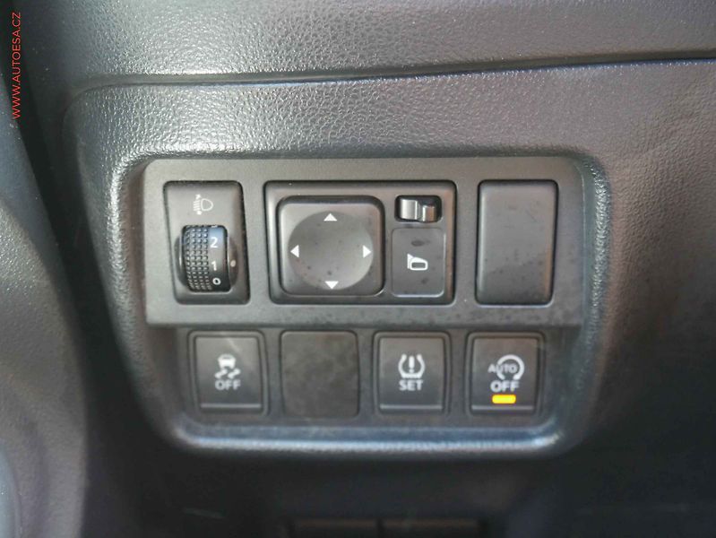 Nissan Juke (2015) 1.2i DiG-T, 2.maj,ČR, Acenta - fotka 16 z 16