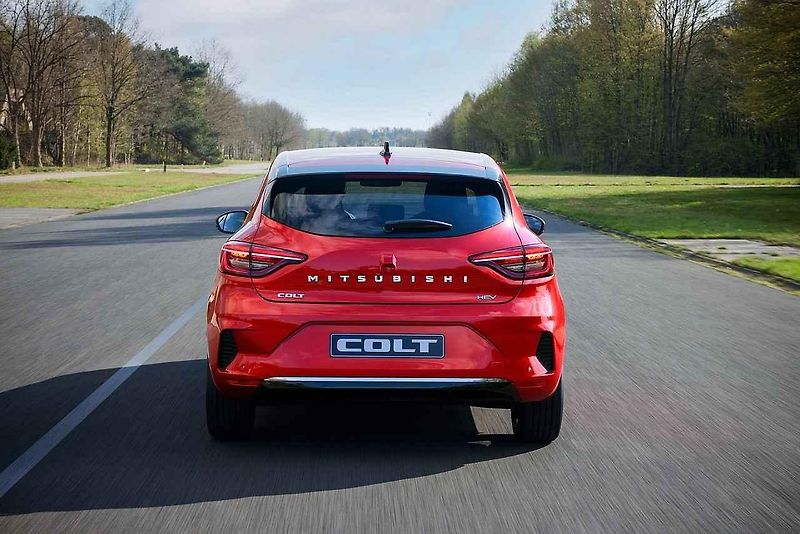 Nová generace Coltu má stále pod kapotou benzinové motory