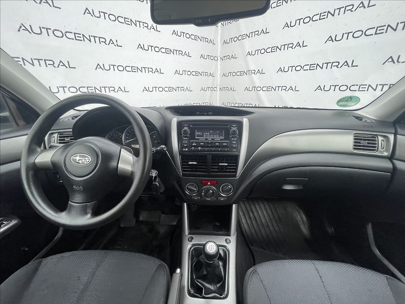 Subaru Forester 2,0 i,110kW,AWD,serv.kn. - fotka 14 z 18