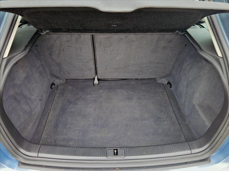 Audi A3 1,6 MPI SPORTBACK AUTOAC PANO - fotka 10 z 32