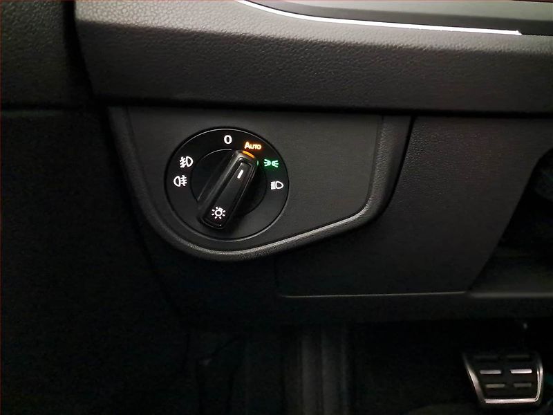 Volkswagen Taigo (2023) R-Line 1.5 TSI - fotka 17 z 26
