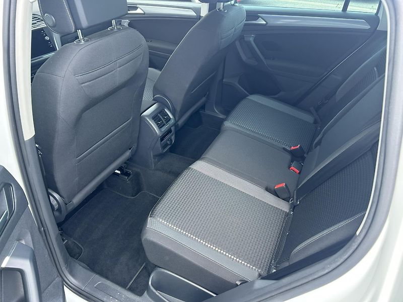 Volkswagen Tiguan 2,0 TDI 110 kW Business Premiu - fotka 7 z 22
