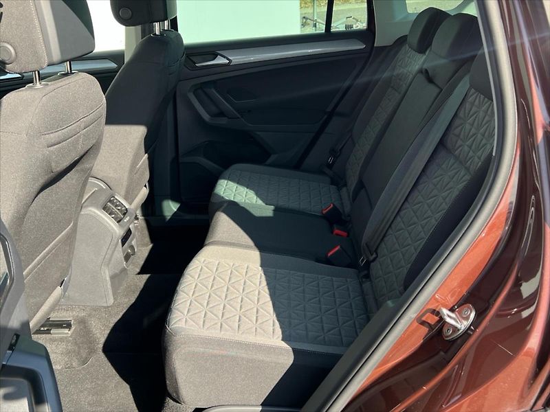 Volkswagen Tiguan 1,5 TSi 110 kW LIFE - fotka 13 z 27
