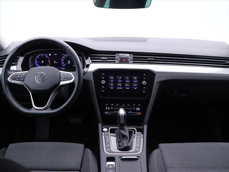 Volkswagen Passat 2,0 TDI 147kW DSG Matrix DPH - fotka 28 z 35