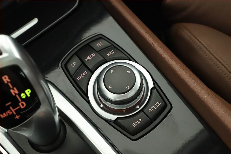 BMW Řada 5 (2012) 530d GT, Automat, Navi, Xenony - fotka 17 z 20