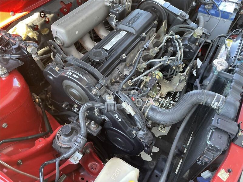Mazda 626 2,0 D 44KW TOP ORIG. STAV - fotka 31 z 36
