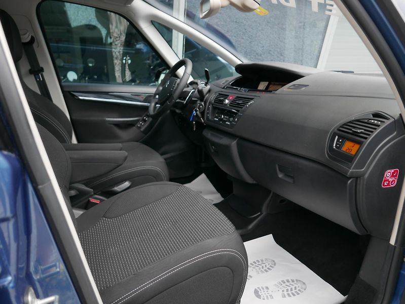 Citroën C4 Picasso 1,6 e-HDi Navi REZERVACE - fotka 27 z 43