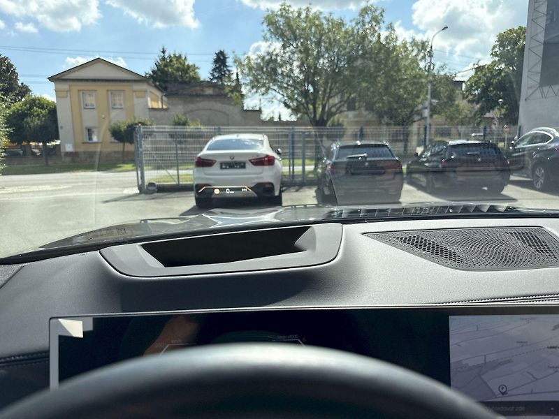 BMW X5 xDrive40d M-PRO Individual AIR - fotka 36 z 53