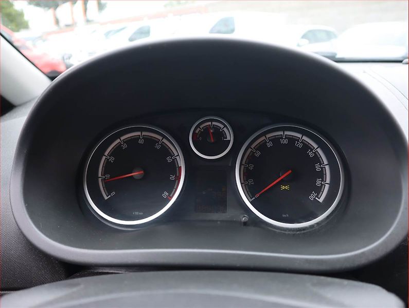 Opel Corsa (2012) 1.2, levný provoz - fotka 11 z 15