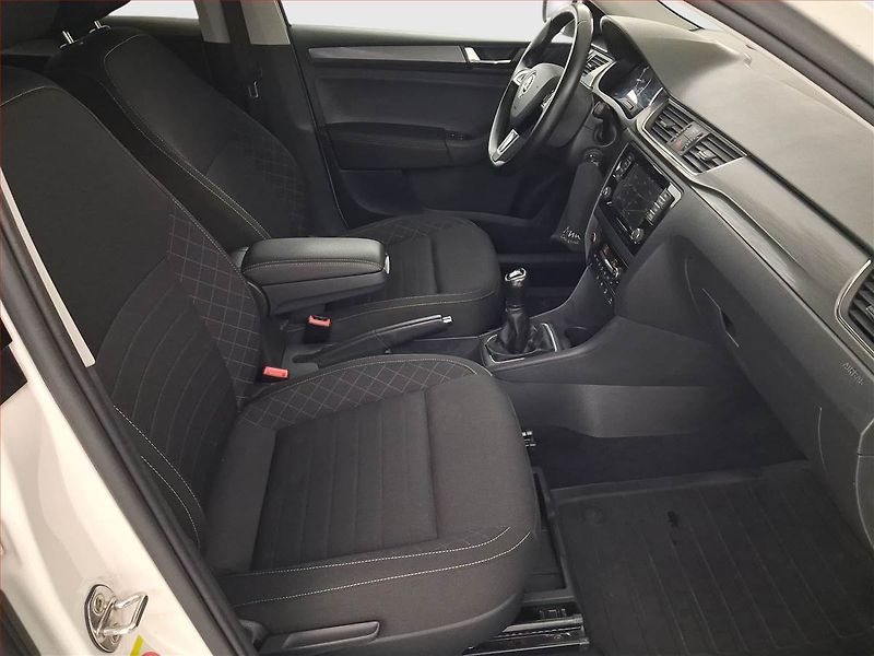 Škoda Rapid (2018) Style 1.0 TSI, Serv.kniha - fotka 9 z 19