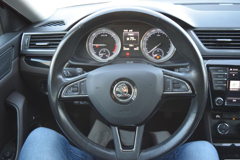 Škoda Superb (2017) 2.0TDI 110kw 4x4 L&K PAN TAŽNÉ - fotka 34 z 50