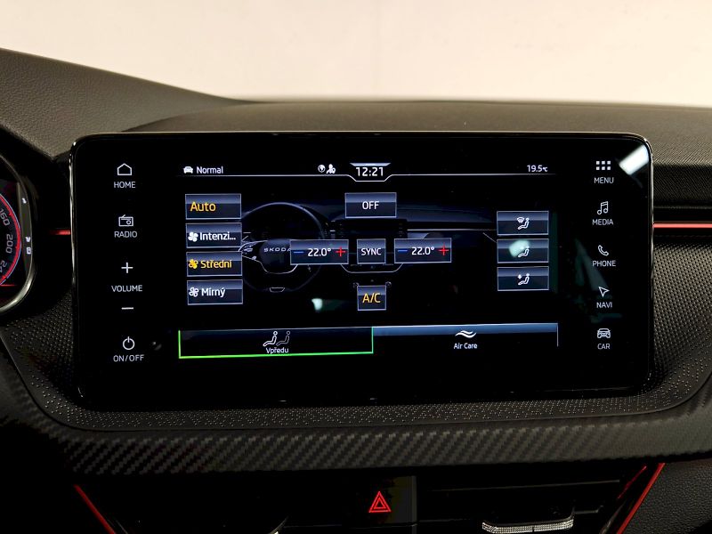 Škoda Kamiq (2025) 1.5 TSI 110 kW DSG Monte Carlo - fotka 12 z 29