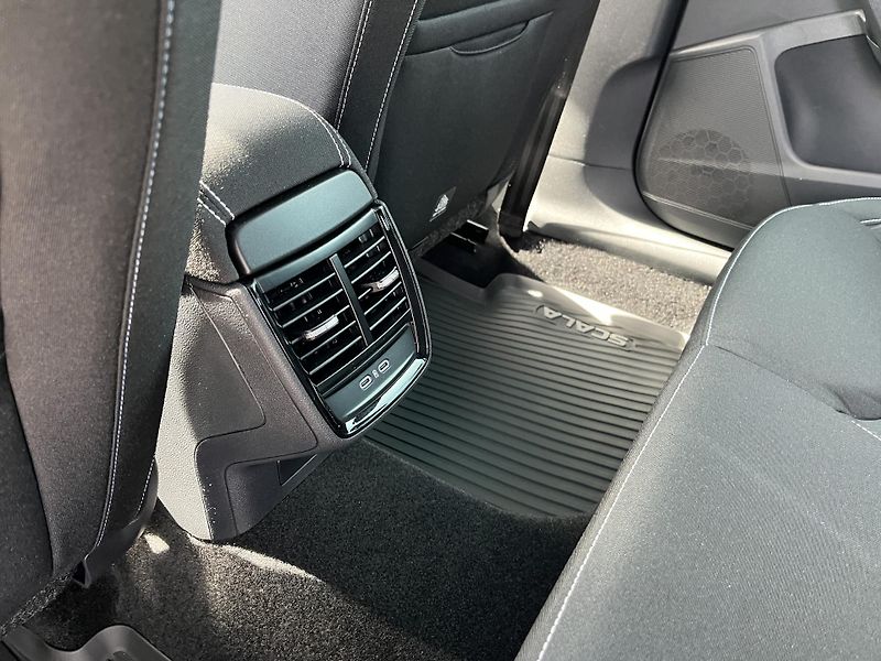 Škoda Scala MONTE CARLO 1.0TSI 85kW - fotka 22 z 24