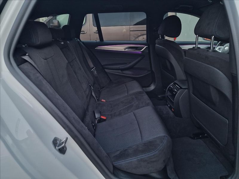 BMW Řada 5 520d Xdrive M-Sport ČR,1.Maj. - fotka 15 z 50