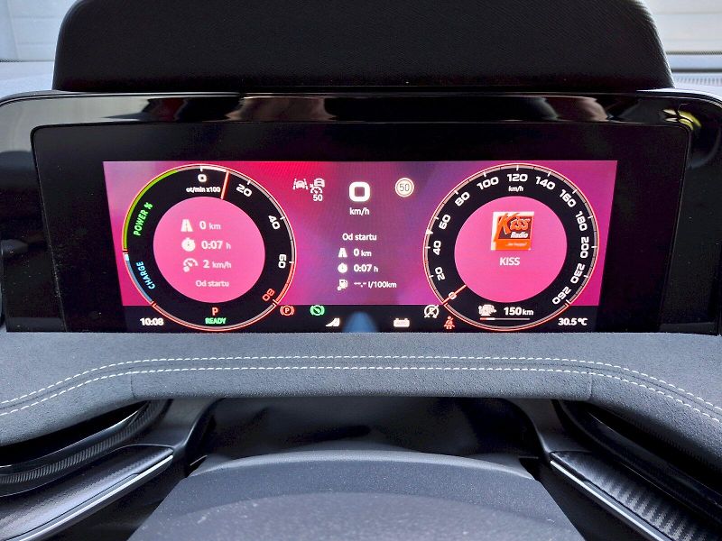 Škoda Superb (2025) iV SportLine DSG 1,5TSi 150kW - fotka 16 z 35