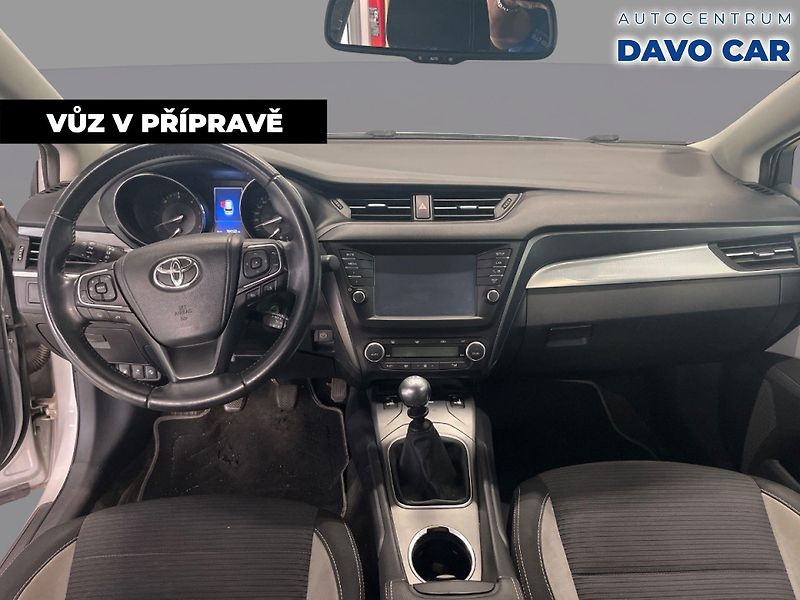 Toyota Avensis 2,0 D-4D 105kW Aut.klima CZ - fotka 3 z 12