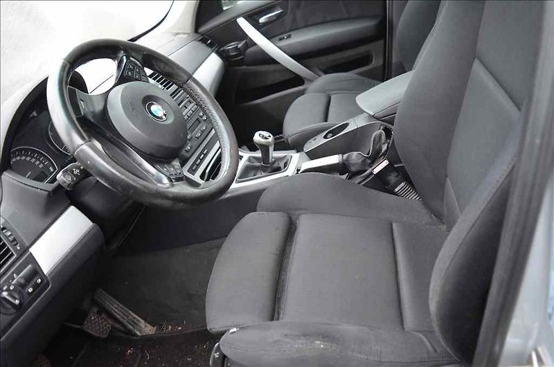 BMW X3 (2006) 3,0 D - fotka 10 z 20