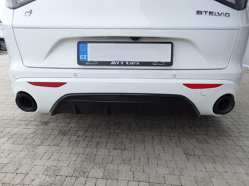 Alfa Romeo Stelvio 2.0 TURBO Q4 TRIBUTO ITALIANO - fotka 9 z 20