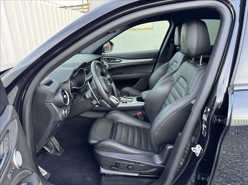 Alfa Romeo Stelvio 2,0 T Q4 AT8 ZF VELOCE původČR - fotka 22 z 50