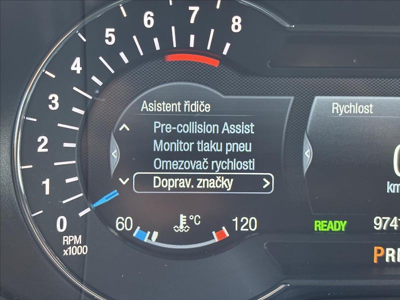 Ford S-MAX 2,5 HEV ST-Line 140kW - fotka 47 z 55