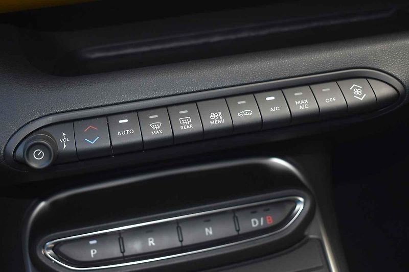Menší hrboly Jeep Avenger přejíždí s grácií