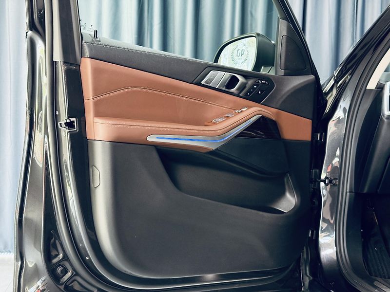 BMW X7 (2021) 4.0d*xDrive*NEZ.TOP*TAŽ*LASER  - fotka 13 z 47