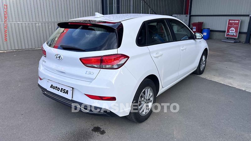 Hyundai i30 (2020) 1.5DPi, ČR, servis.kniha - fotka 2 z 3
