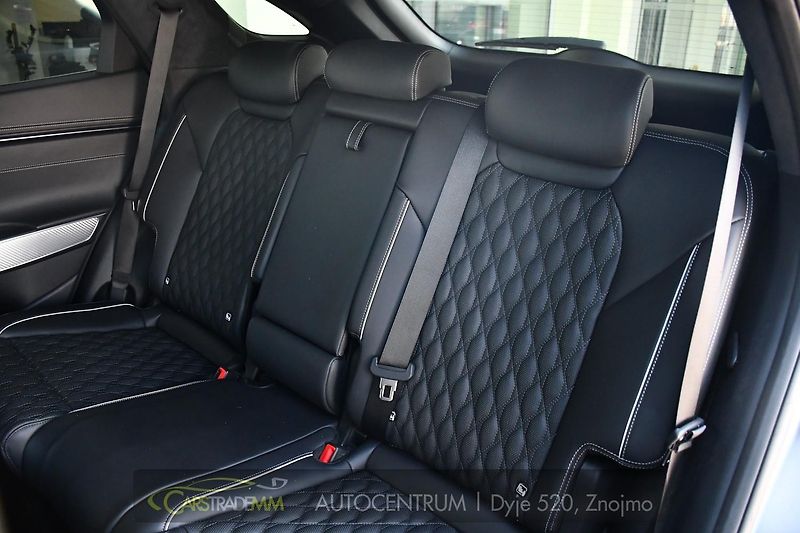 Genesis GV70 2.5T AWD AT8 SPORT LINE - fotka 14 z 58