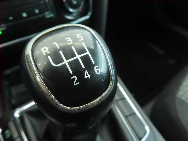 Škoda Superb (2013) 2.0 TDI, Navi, Xenony - fotka 12 z 14