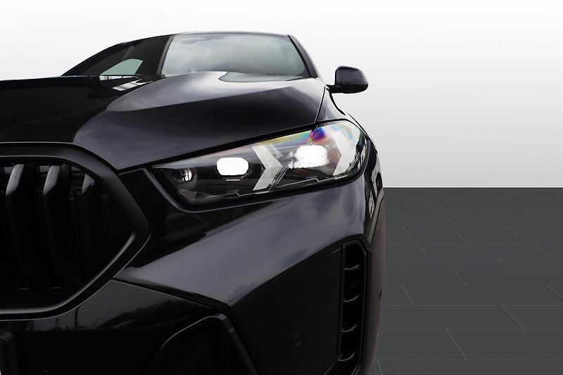 BMW X6 xDrive40d - fotka 17 z 24
