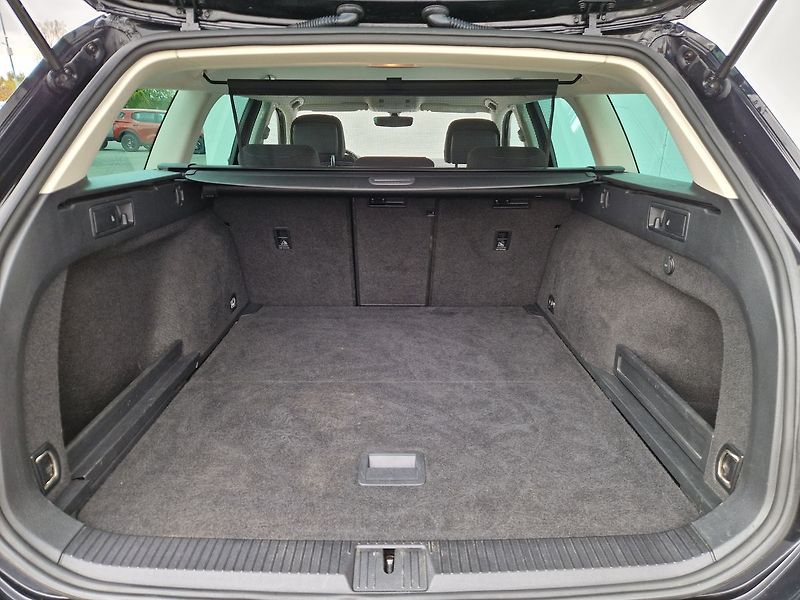 Volkswagen Passat Comfortline 1.4 TSI ACT - fotka 11 z 36