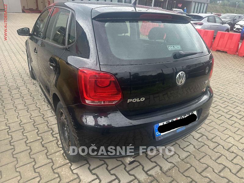 Volkswagen Polo (2012) 1.4i - fotka 2 z 3
