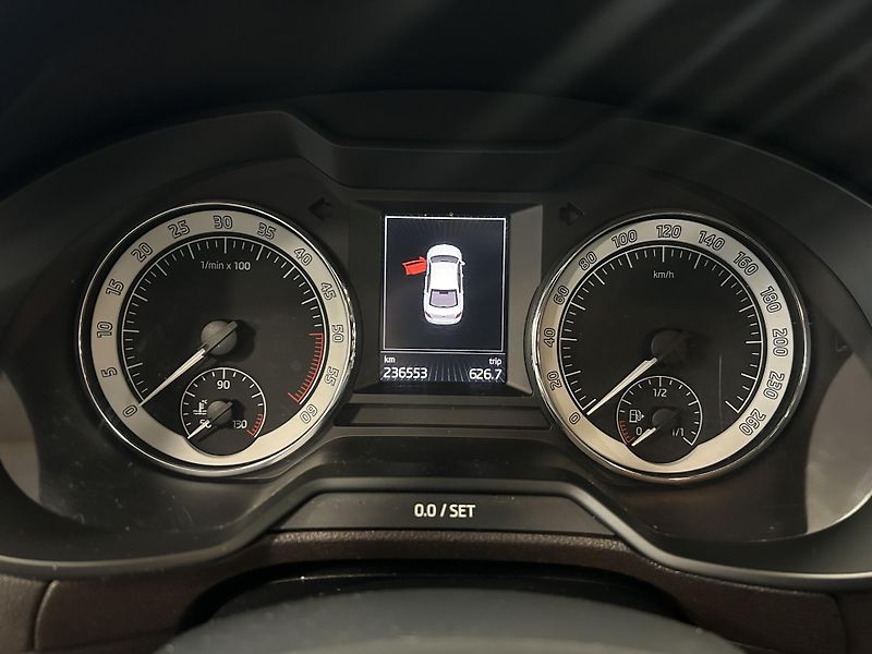 Škoda Octavia (2016) 2.0TDi L&K DSG Bi-X ACC Canton - fotka 10 z 34