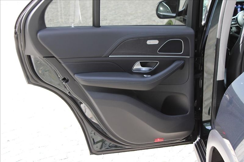 Mercedes-Benz GLE 300d 4M/ZÁRUKA/38tkm/CZ - fotka 35 z 46