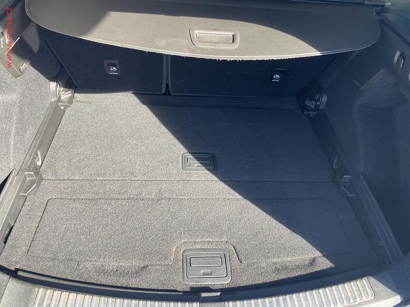 Renault Mégane (2018) 1.2TCe, Navigace - fotka 7 z 15