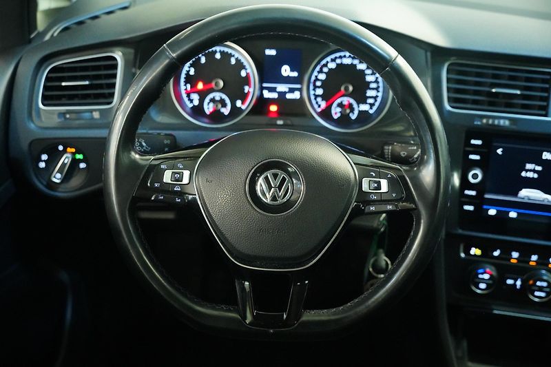 Volkswagen Golf - fotka 19 z 29