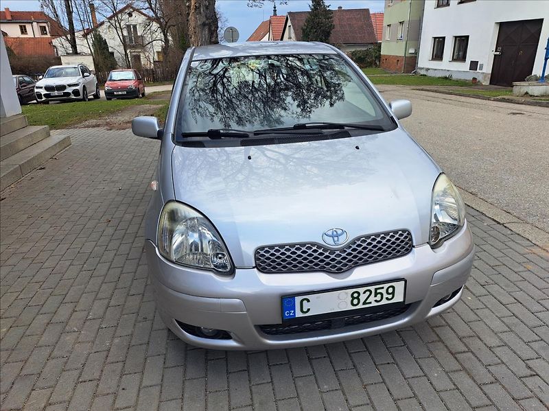 Toyota Yaris 1,4 D-4D - fotka 2 z 39