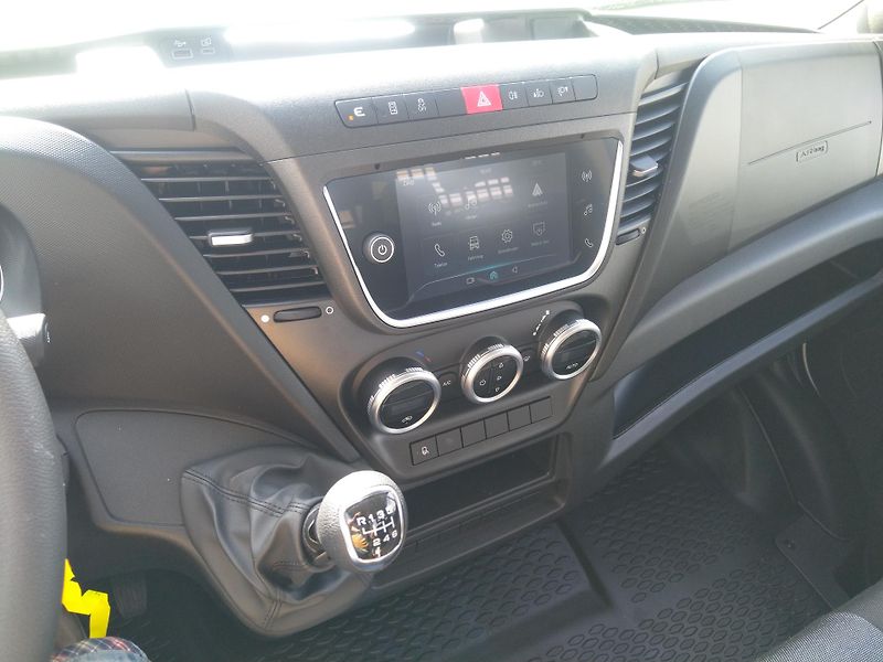 Iveco Daily 35S160  3,0L 4,2m - fotka 7 z 8