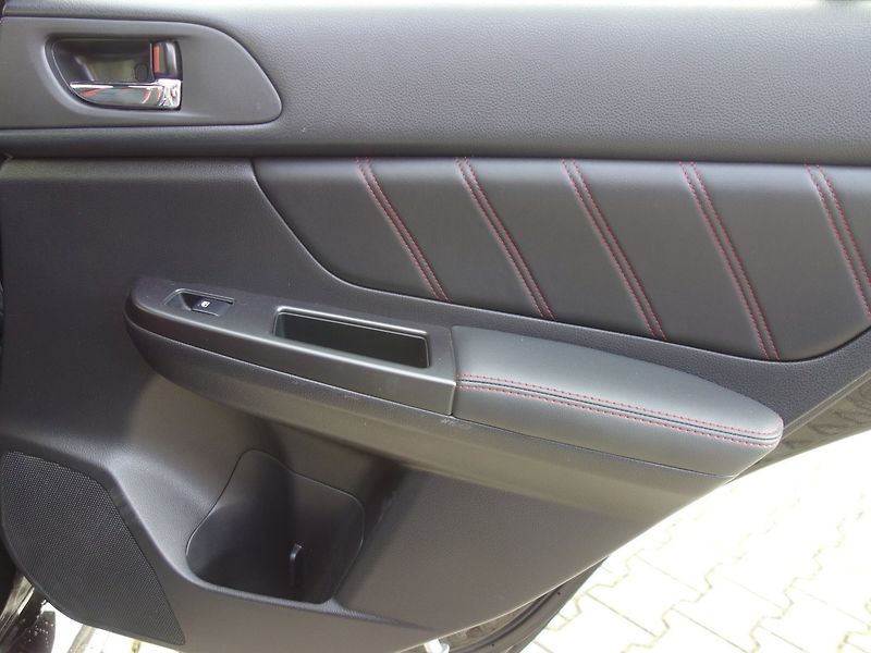 Subaru WRX (2015) 2.5T 227kW PREMIUM - fotka 27 z 32