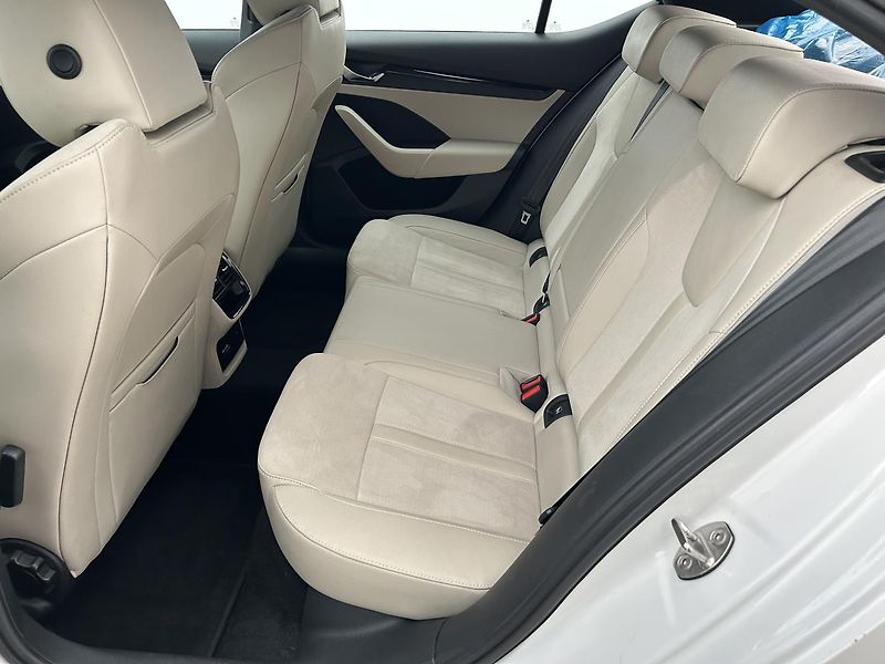 Škoda Octavia 1.0 TSI Style Plus - fotka 25 z 32