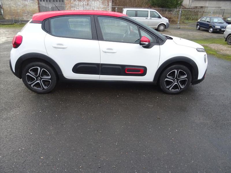 Citroën C3 1,2 PureTech 61 kW - fotka 3 z 28