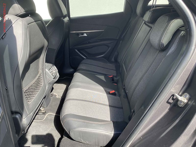 Peugeot 3008 (2017) 1.6 THP, GT Line, AT, LED - fotka 10 z 17