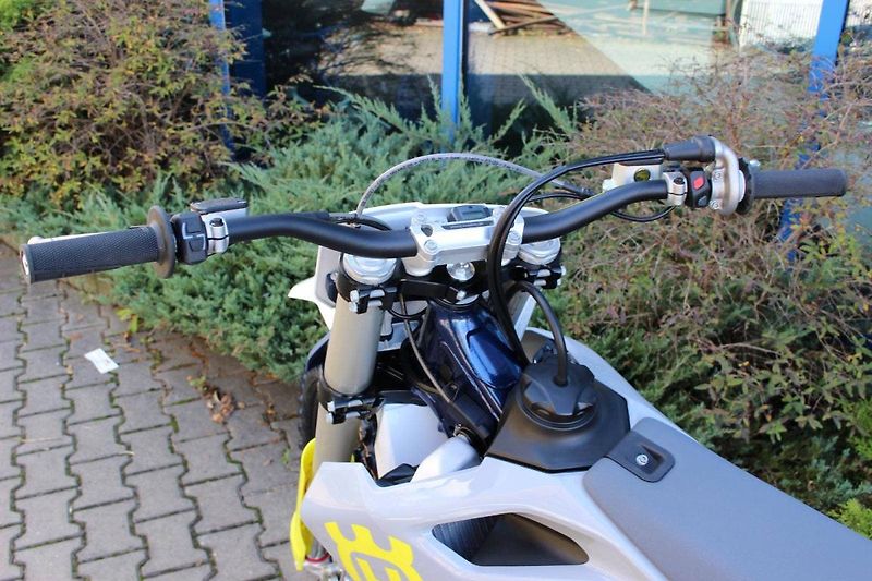Husqvarna (2023) TC 125    2023  2T SKLADEM  SL - fotka 4 z 7