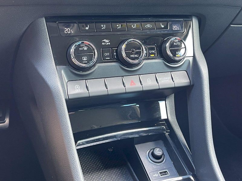 Škoda Karoq (2019) 1.5 TSI 110 kW DSG Style Plus - fotka 13 z 29