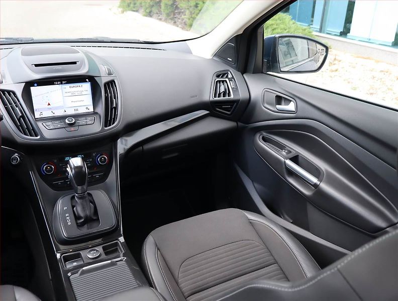 Ford Kuga (2019) 2.0 TDCi, 4X4, Automat, Kůže - fotka 8 z 25
