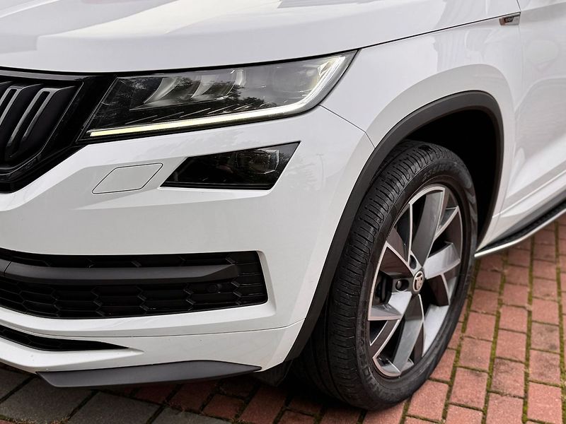 Škoda Kodiaq 2.0 TDi Sportline 4x4 DSG, ČR - fotka 2 z 32