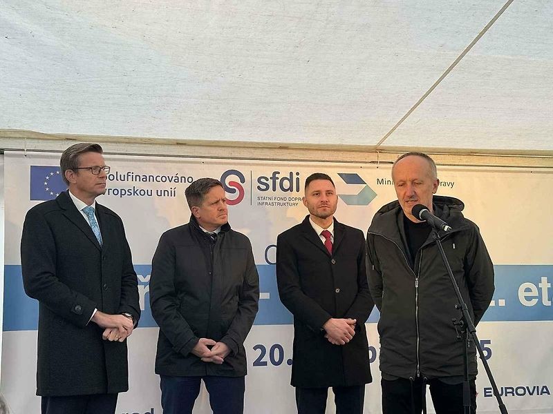 ŘSD ve čtvrtek kompletně otevřelo 3,2 kilometru dlouhý úsek dálnice D35 Křelov – Slavonín II. etapa, 20. listopadu 2025
