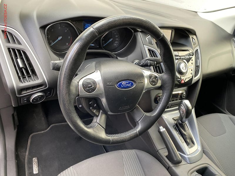 Ford Focus (2013) 2.0TDCi, AT, AC, tempo - fotka 12 z 18